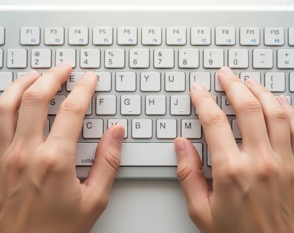 Diagram of hands properly placed on the QWERTY home row